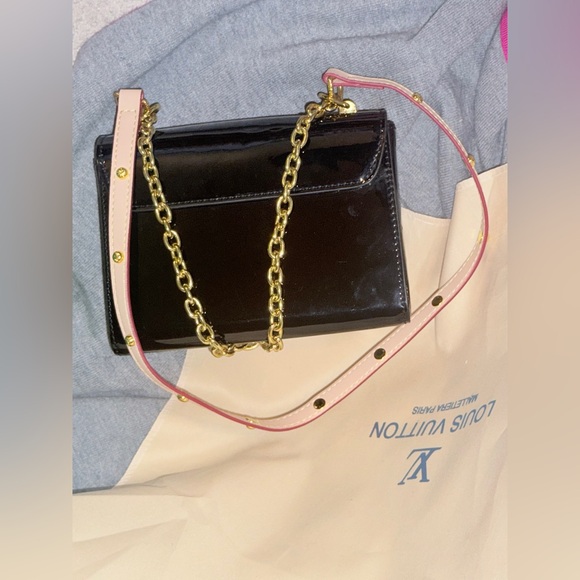 Elegant Black and Gold Designer Inspired  Handbag - Picture 14 of 15